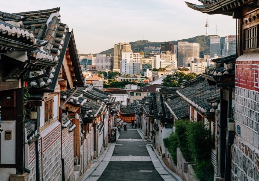 1752223005-Bukchon Hanok Village Credit Visit Seoul Net.jpg