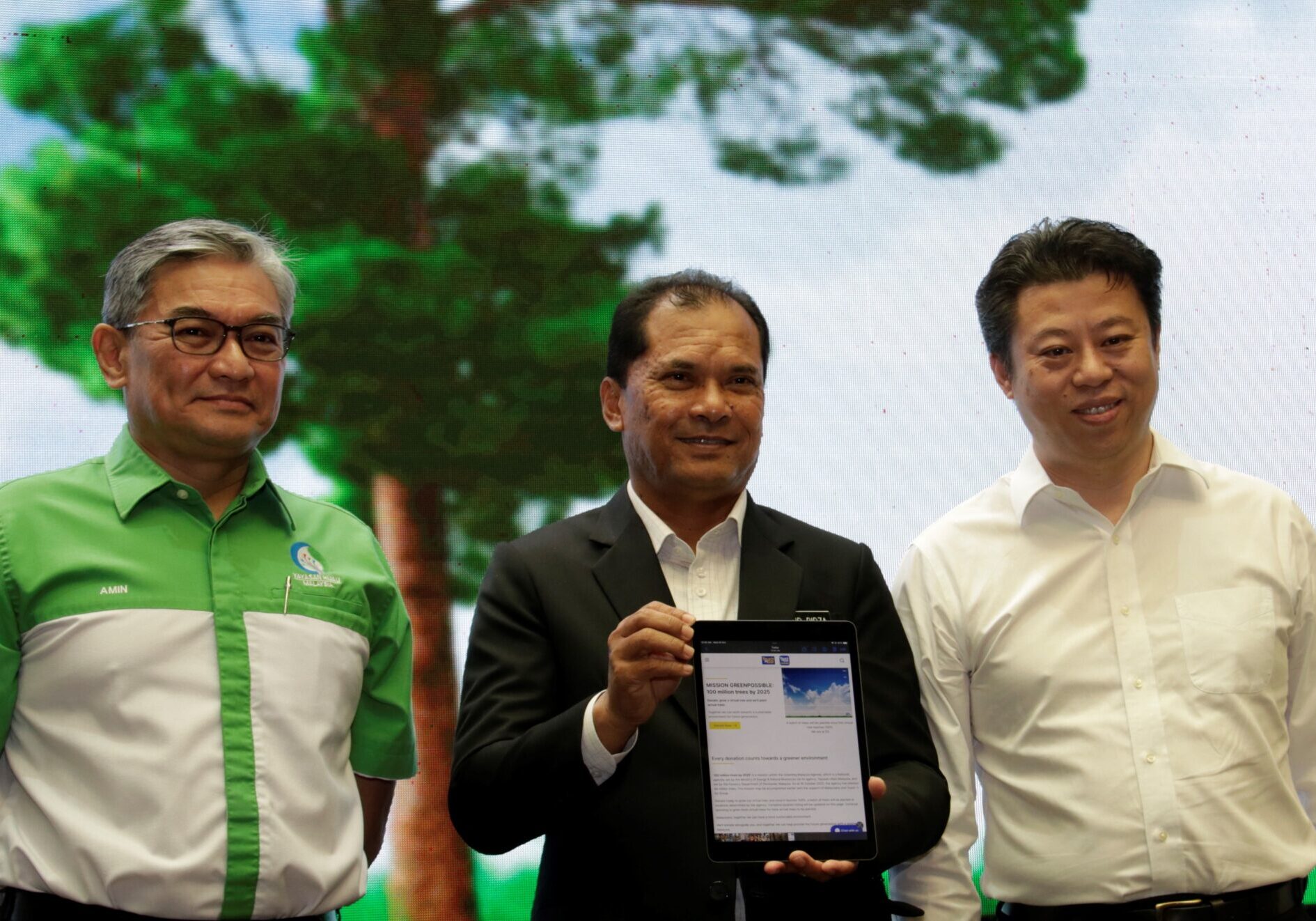 touch-n-go-ewallet-collaborates-with-yayasan-hijau-malaysia-in-its-green-initiatives-to-plant-100-million-trees-by-2025-thumb