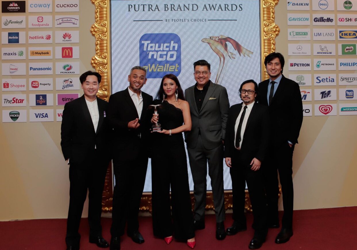 touch-n-go-ewallet-wins-platinum-at-putra-brand-awards-2022-thumb