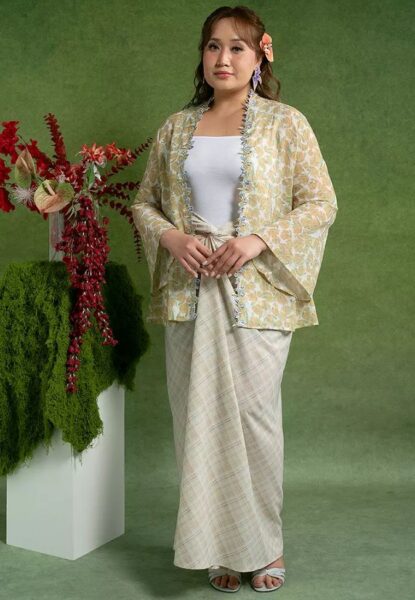 lubna plus size kebaya